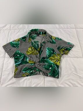 Pre loved FOREVER 21 crop top womens size M